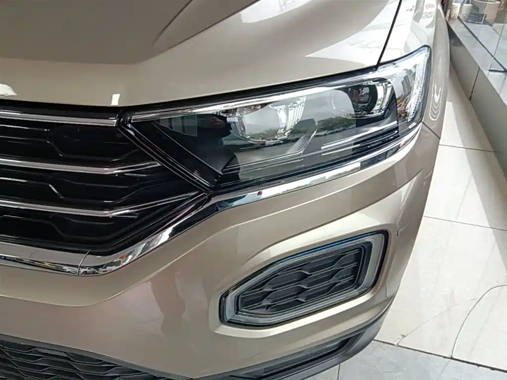 Volkswagen T-ROC 2020 230TSI DSG 2WD Progressive фото 24