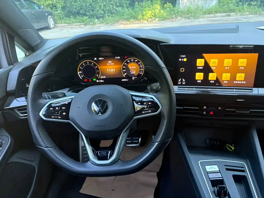 Фото 8 - Volkswagen Golf