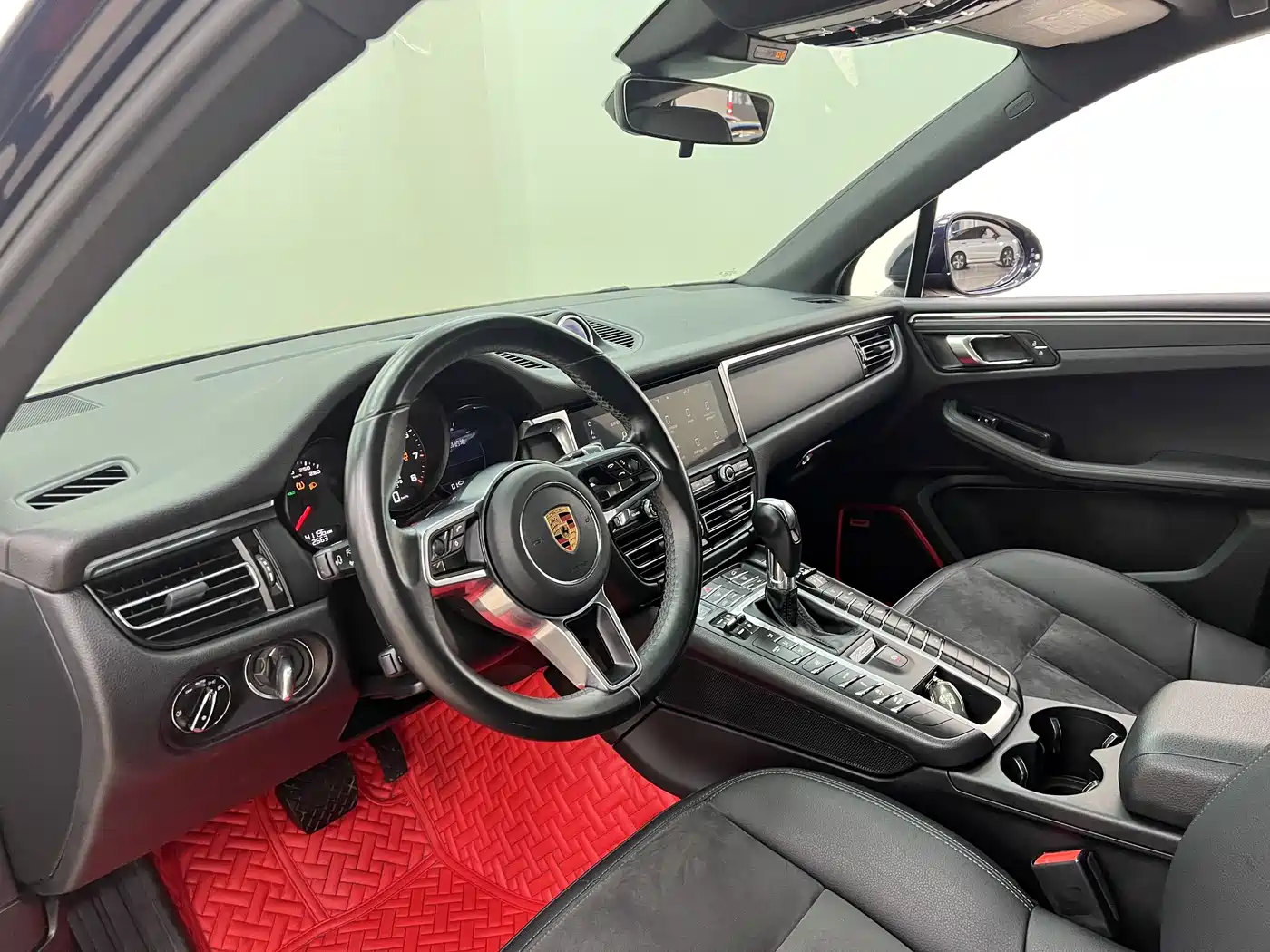 Porsche Macan 2020 Macan 2.0T фото 16