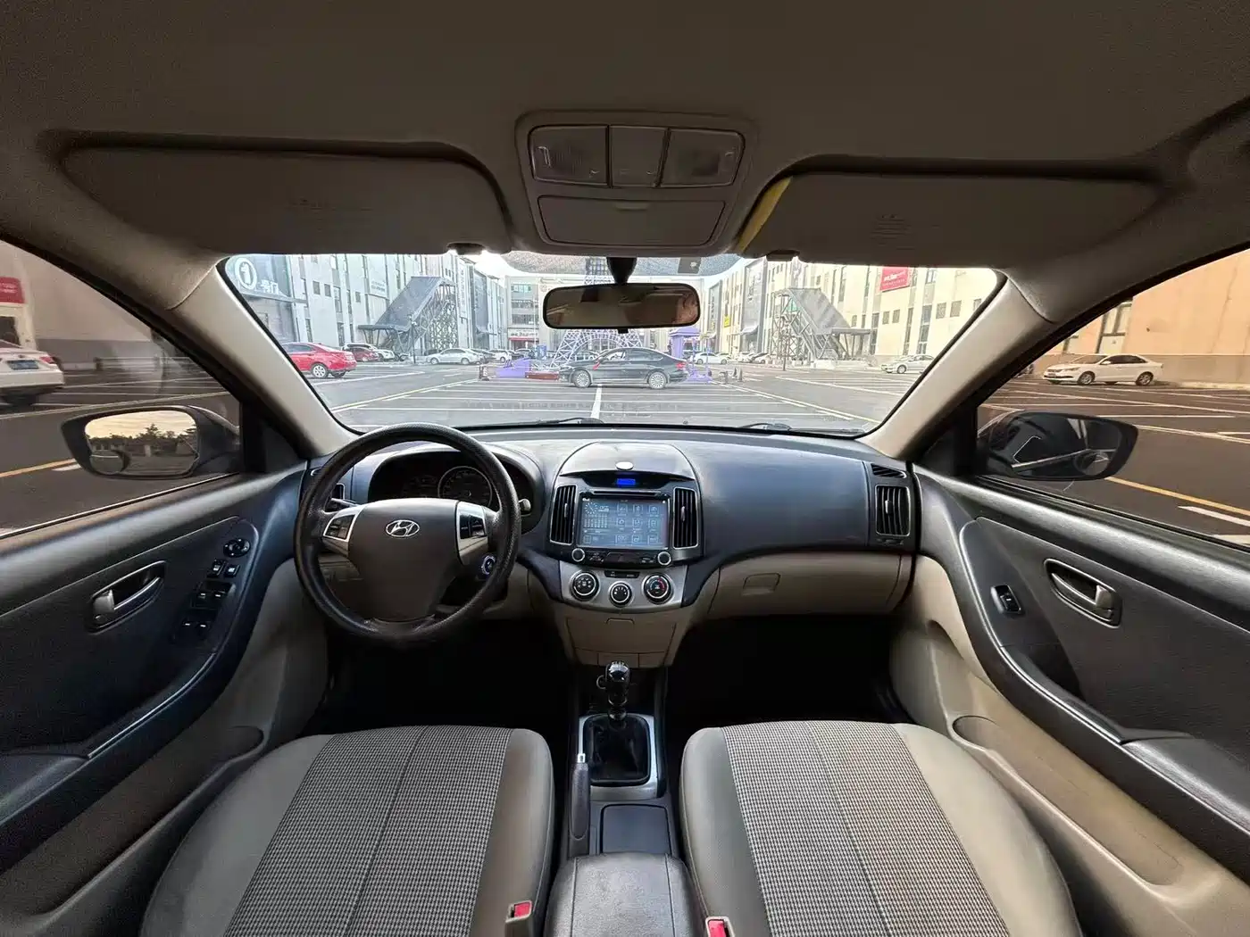 Hyundai Elantra 2011 1.6L Manual Luxury фото 6