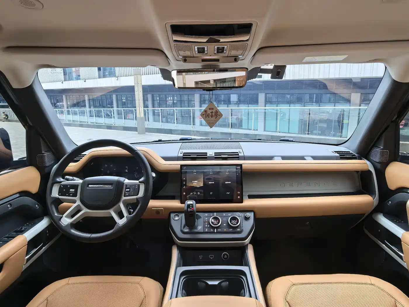 Land Rover Defender 2023 Model 110 3.0T P400 Dark Special Edition фото 10