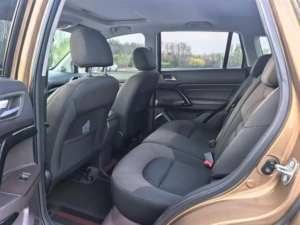 GAC Trumpchi Trumpchi GS4 2015 200T G-DCT Elite Edition фото 10