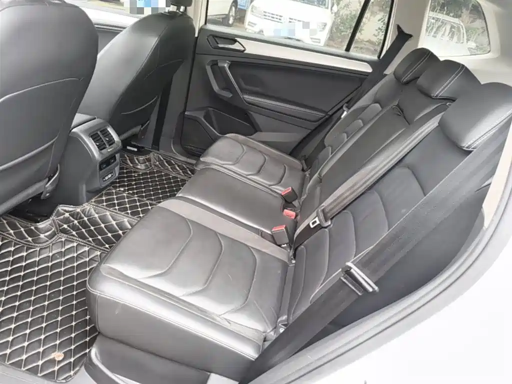 Volkswagen Tiguan L 2018 Facelift 330TSI Automatic 2WD Luxury Edition фото 13