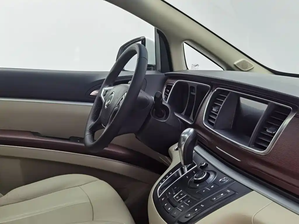 Фото 22 - Buick GL8