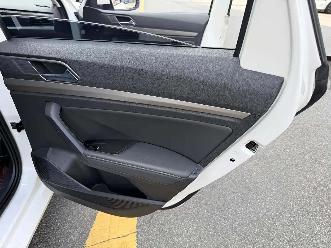 Volkswagen Lavida 2022 1.5L Auto Trend Edition фото 18