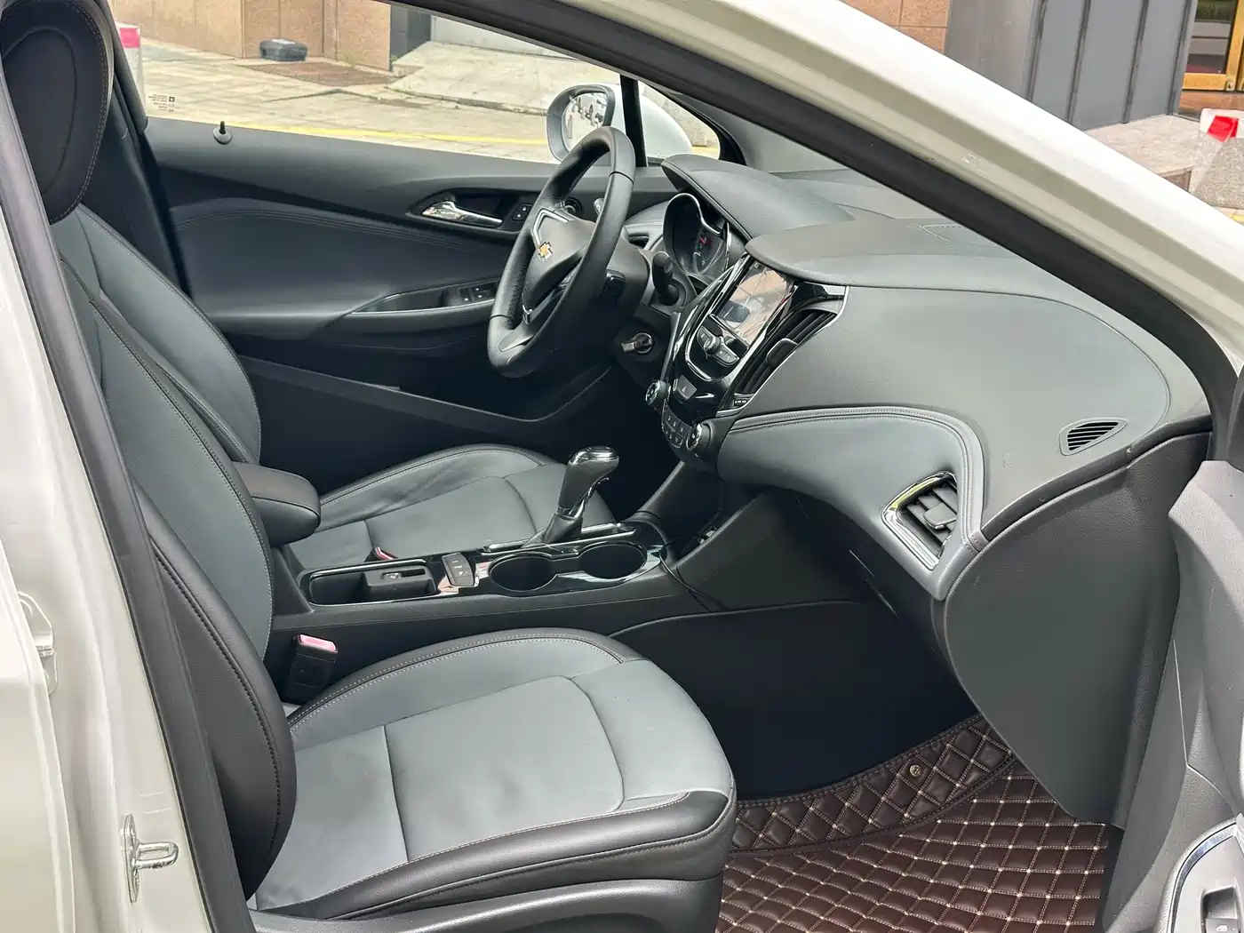 Chevrolet Cruze 2018 2018 320 Automatic Pioneer Sunroof Edition