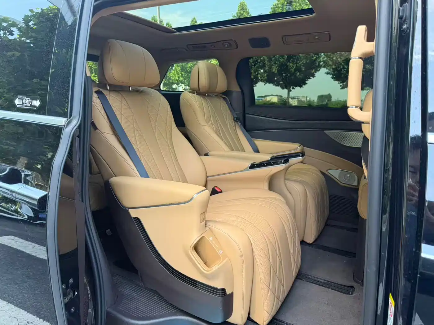 Denza D9 2025 DM-i Smart Drive Edition 1020 AWD Luxury фото 10