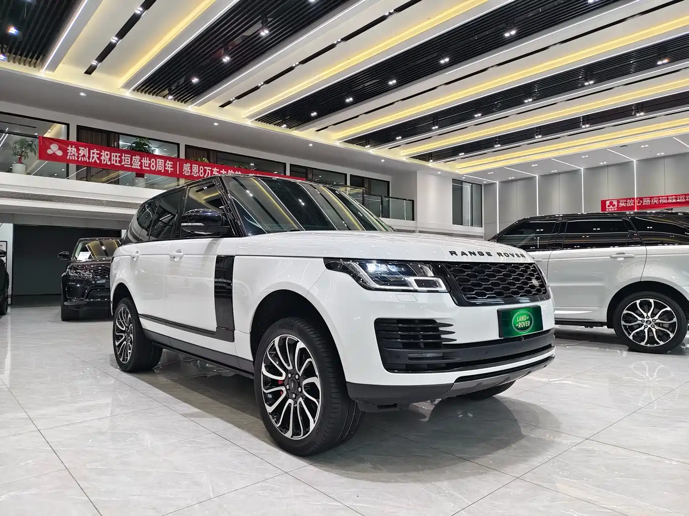 Land Rover Range Rover 2020 3.0 L6 Shengshi Edition фото 3