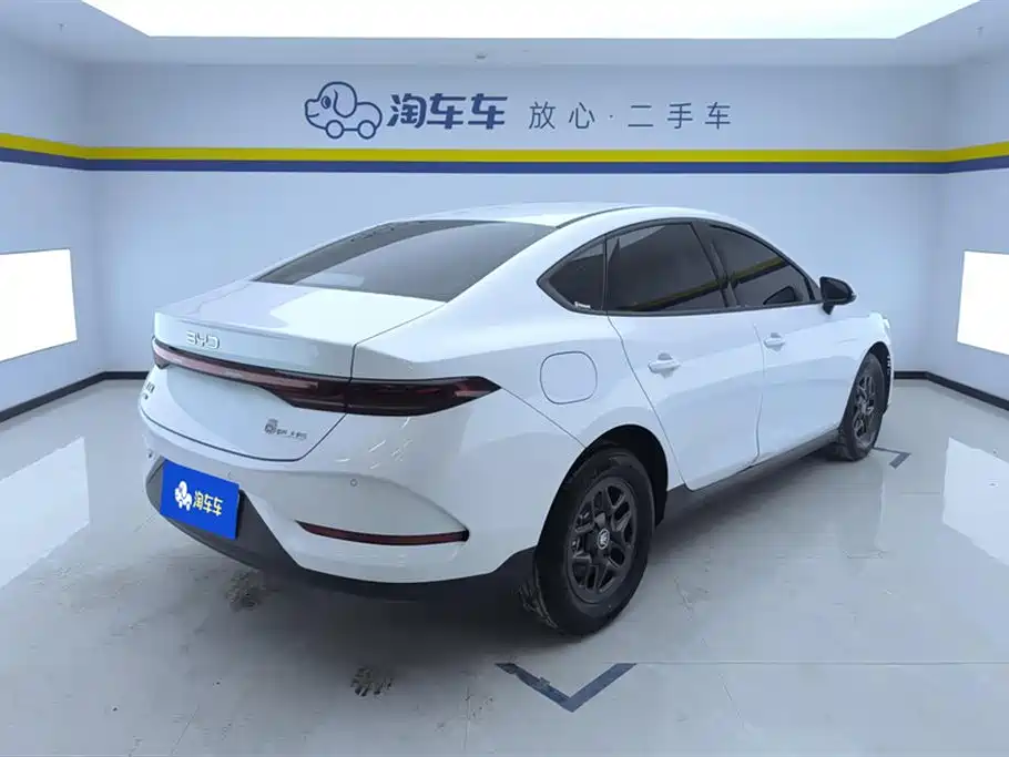 BYD Qin PLUS 2025 DM-i Smart Drive 55KM Leader фото 3