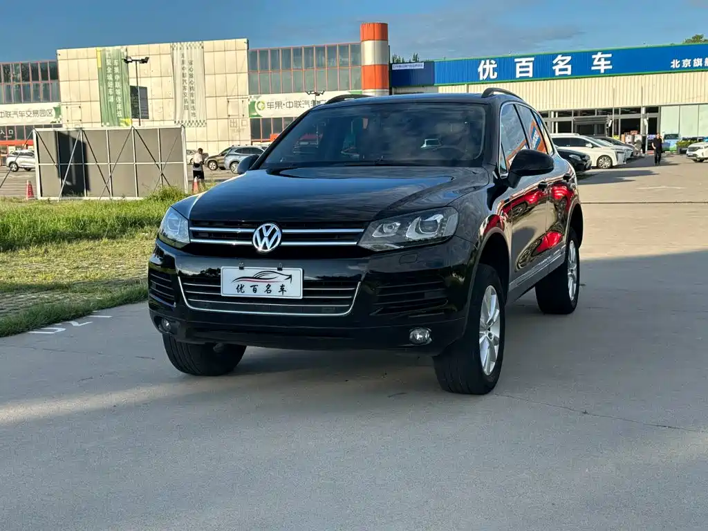 Фото 1 - Volkswagen Touareg