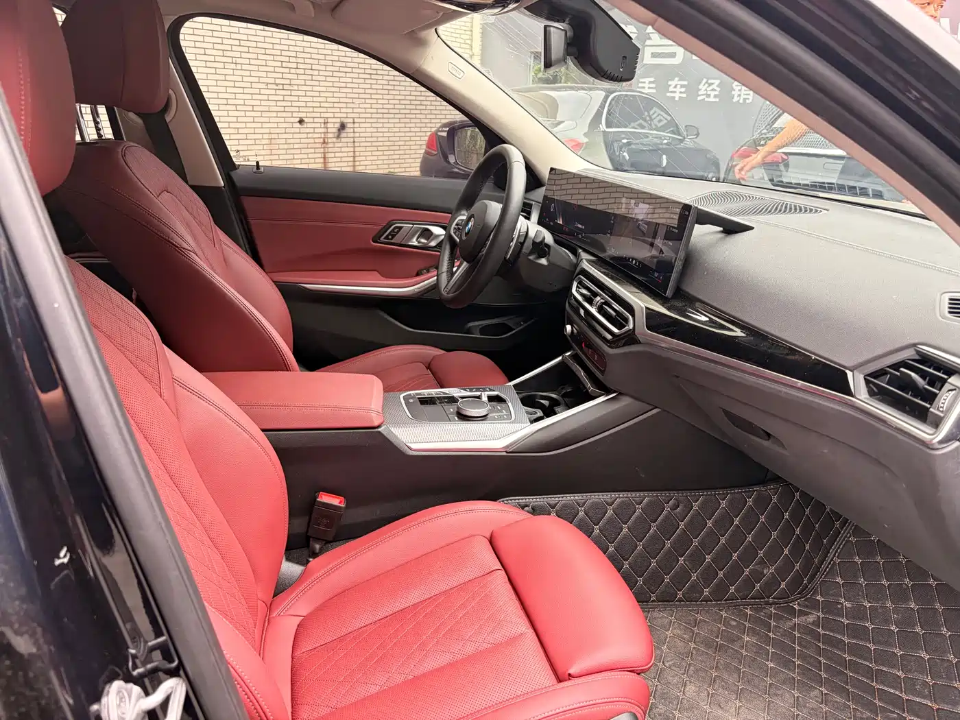 BMW 3 Series 2024 325i M Sport Shadowline Package фото 4