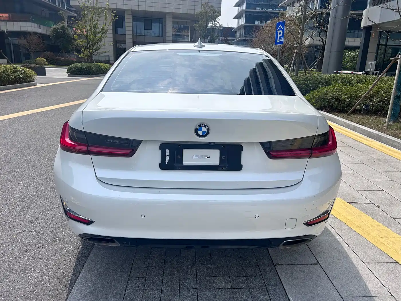BMW 3 Series 2020 325Li Launch Edition фото 3