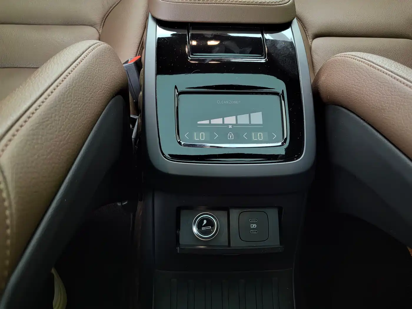 Volvo S90 Plug-in Hybrid 2024 2024 PHEV AWD Long Range Momentum Luxury Edition