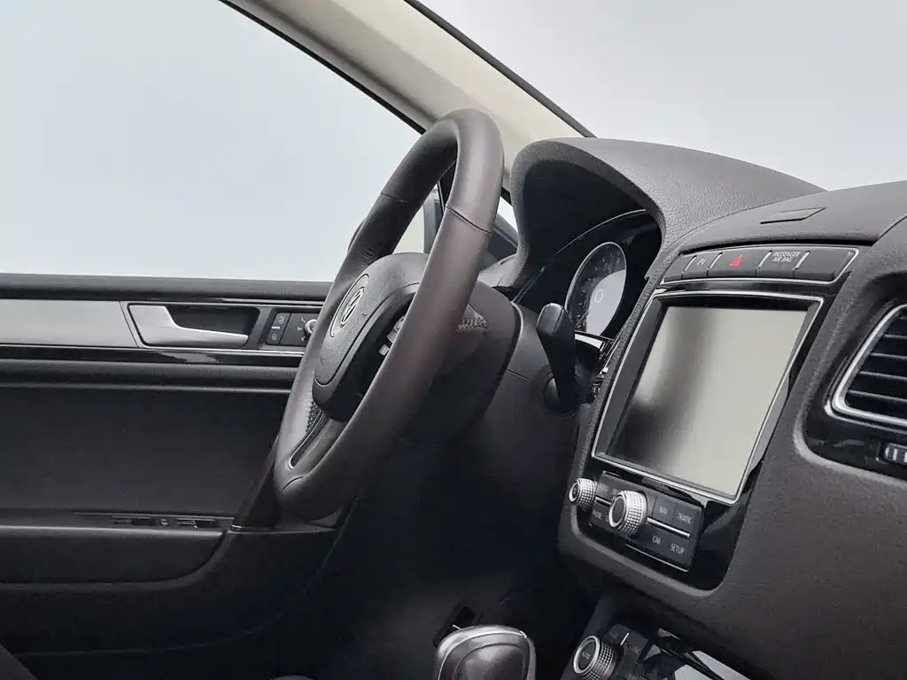 Фото 22 - Volkswagen Touareg