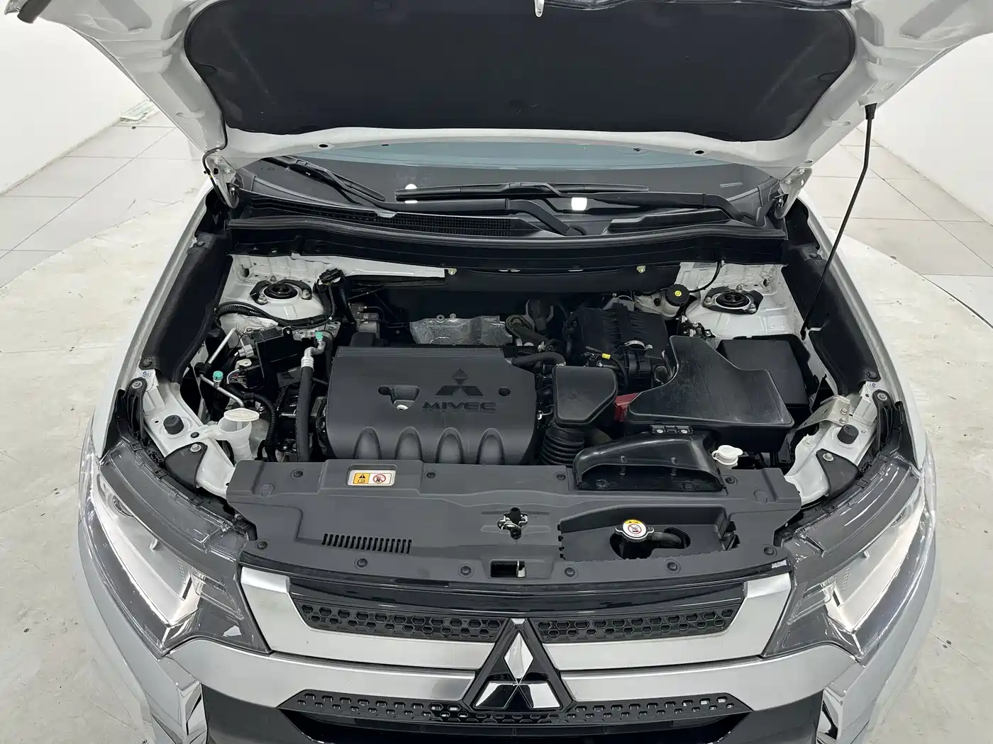 Mitsubishi Outlander 2023 2021 Facelift 2.0L 2WD Premium Edition 5-Seater