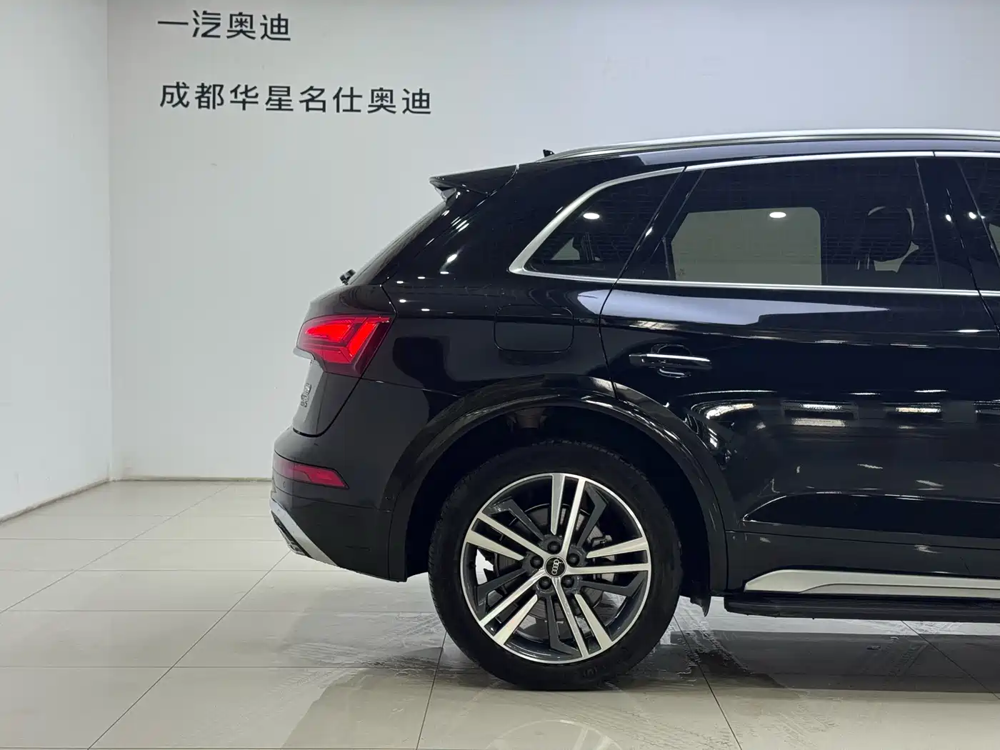 Audi Q5L 2022 40T Luxury Dynamic фото 6