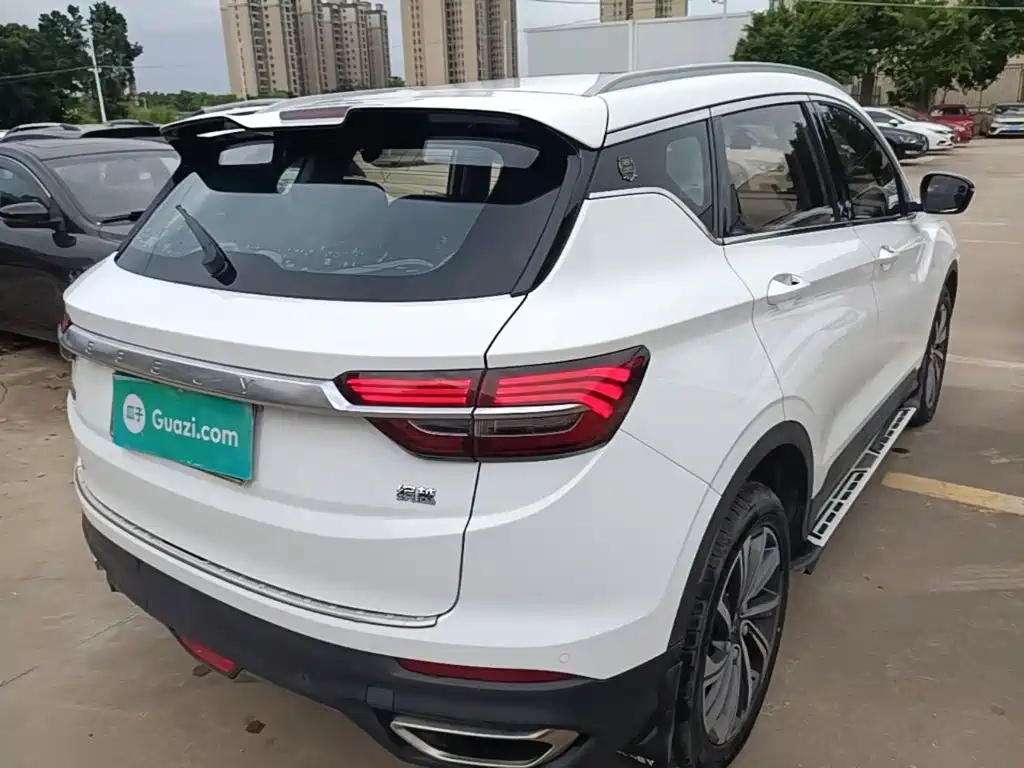 Фото 7 - Geely Coolray