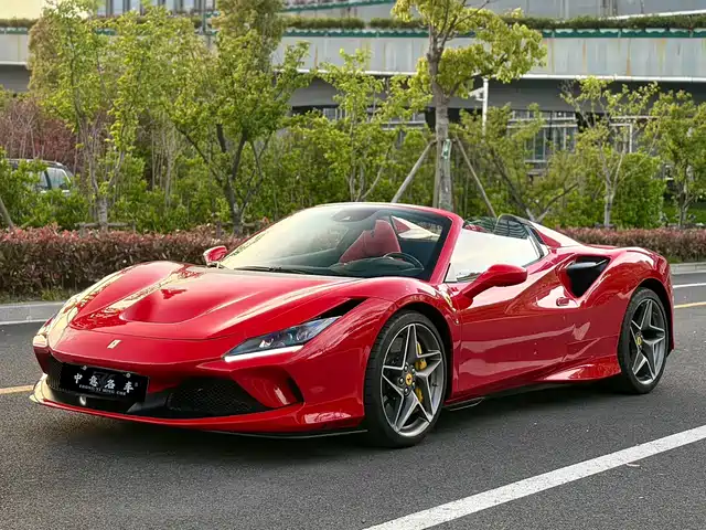 Ferrari F8 2022