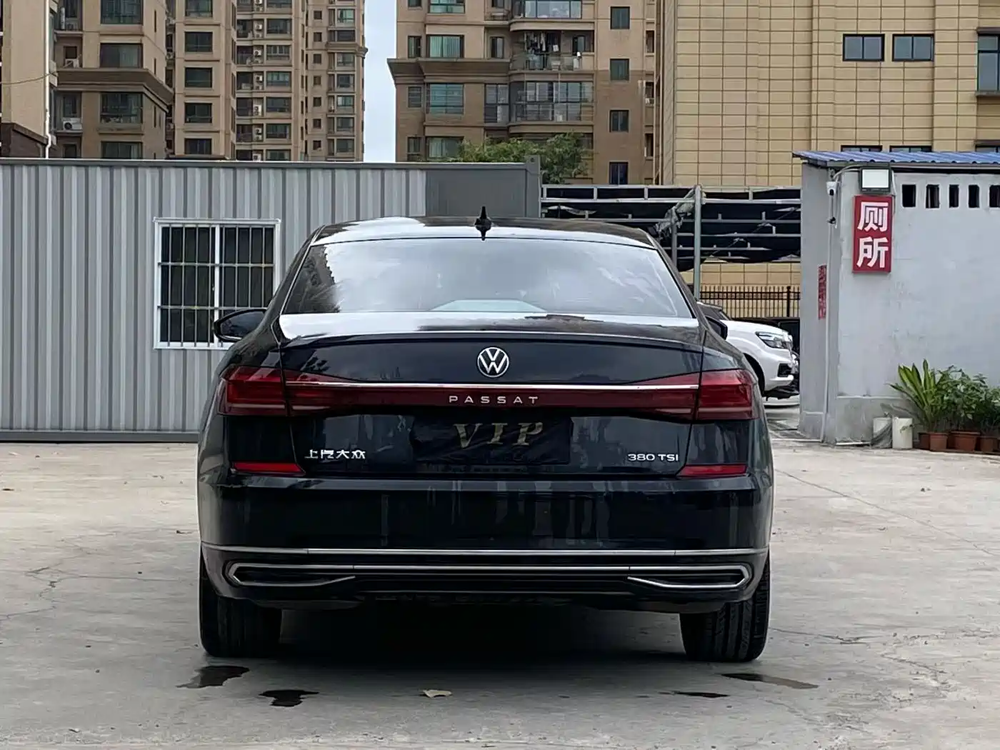 Volkswagen Passat 2024 380TSI Elite Edition фото 17