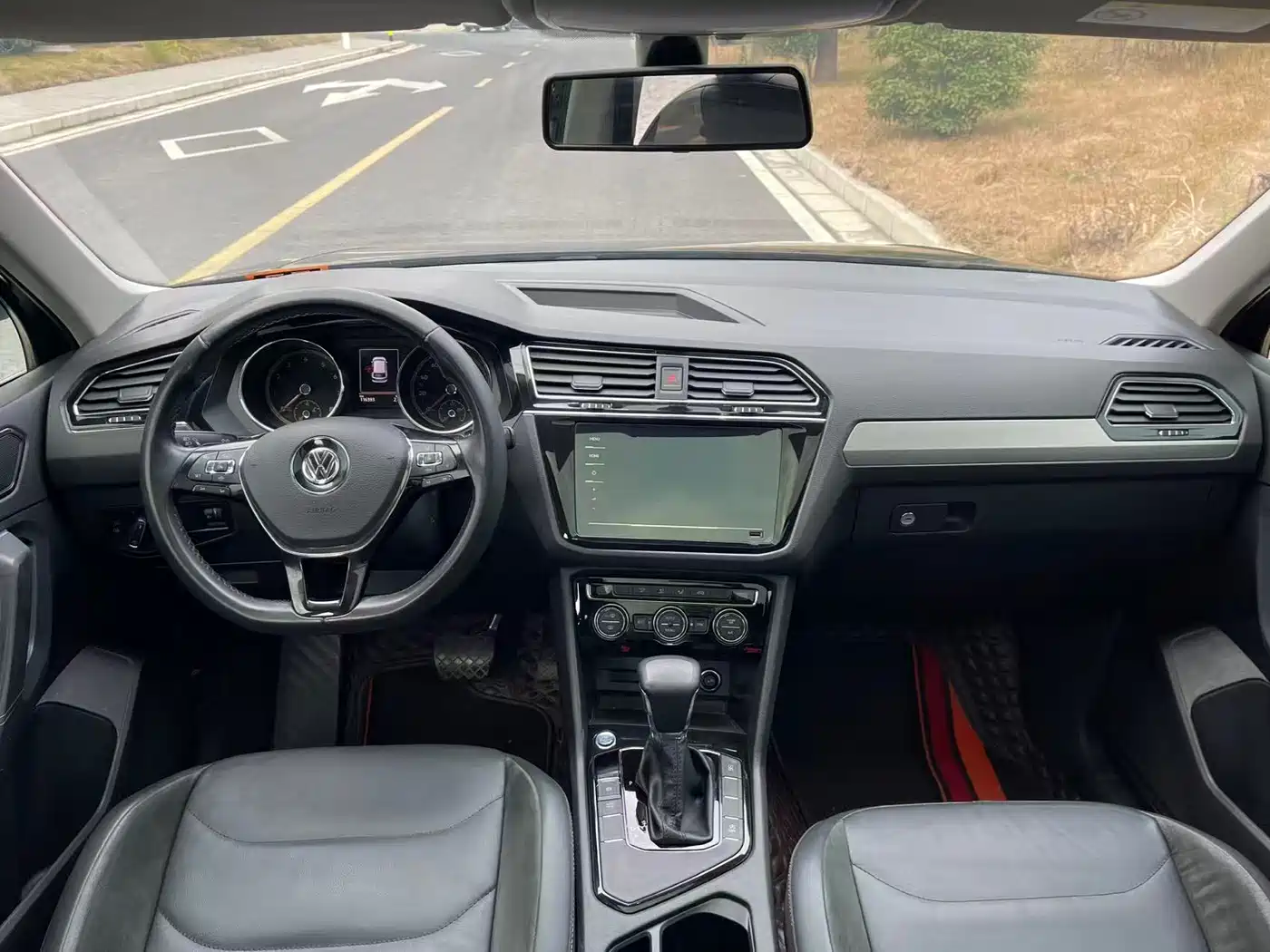 Volkswagen Tiguan L 2019 330TSI Automatic 2WD Panorama Comfort Edition China VI фото 11