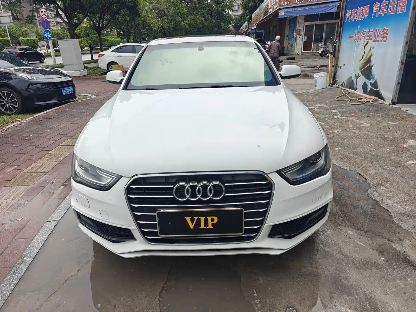 Photo 3 - Audi A4L