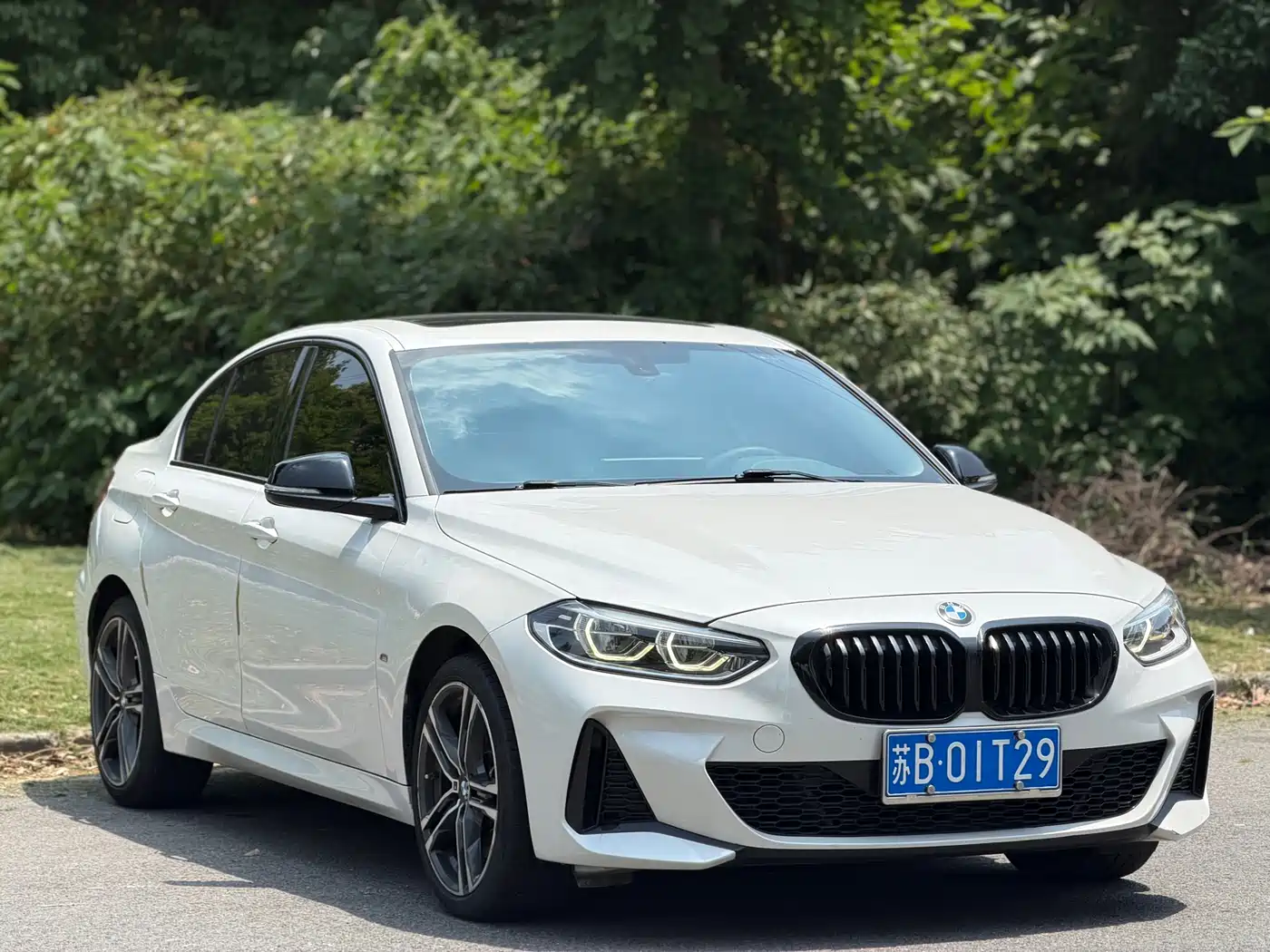 BMW 1 Series 2022 125i M Sport Shadow Edition фото 3