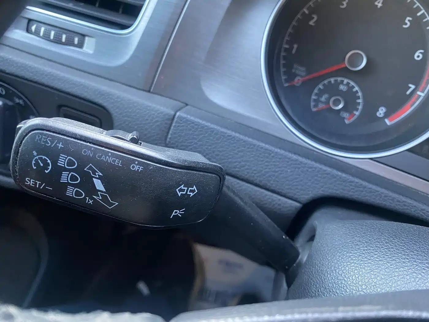 Volkswagen Golf 2014 1.6L Automatic Comfort фото 12