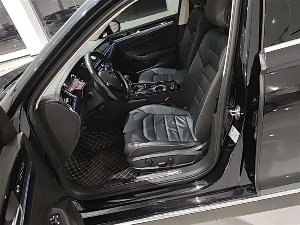 Volkswagen Phideon 2019 380TSI 2WD Business Edition China V фото 15