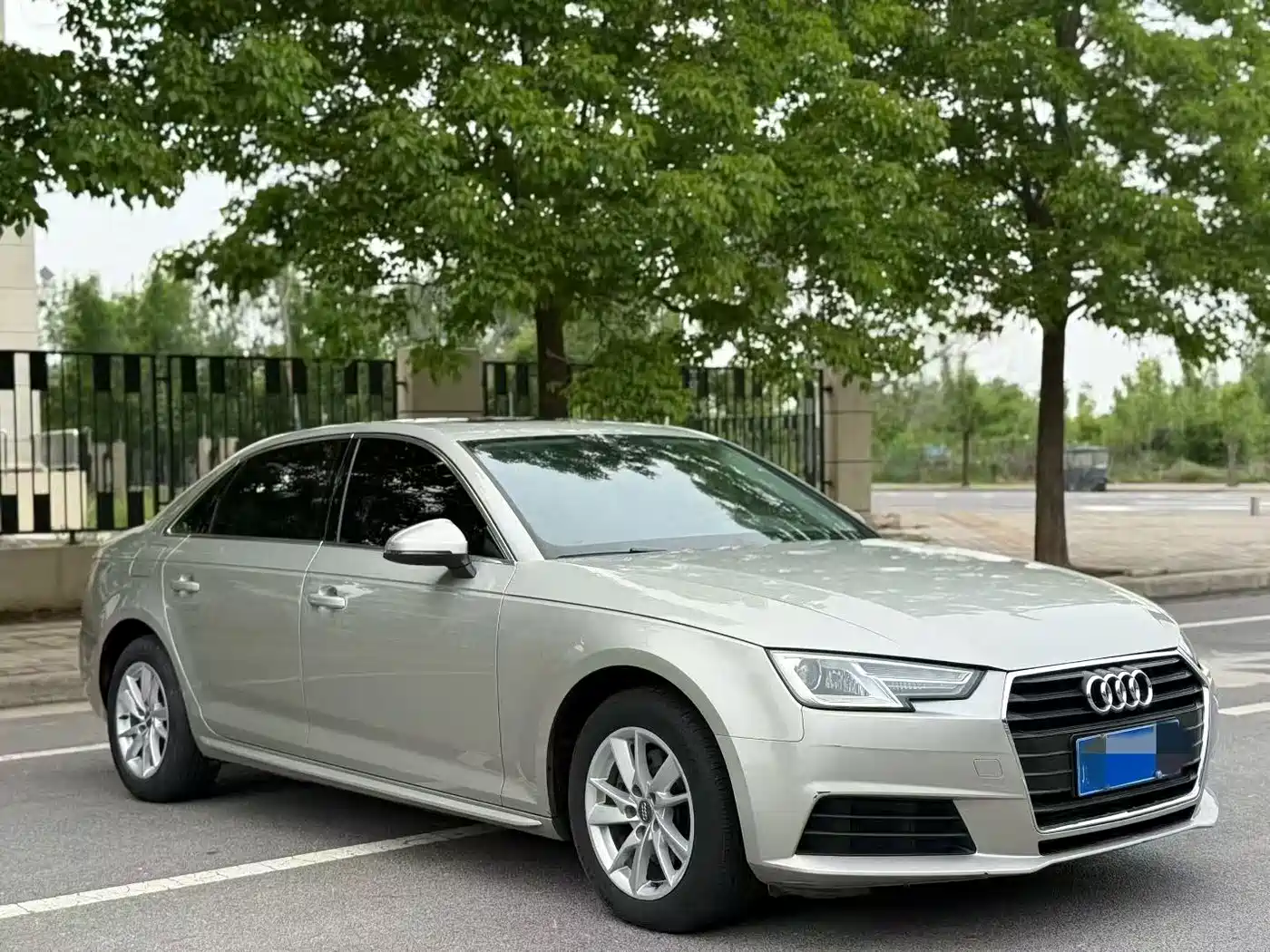 Audi A4L 2017 40 TFSI Progressive фото 3
