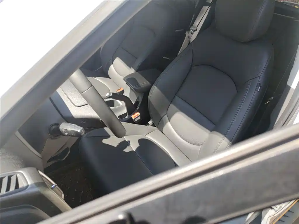 Hyundai Beijing Hyundai ix35 2018 2.0L Automatic 2WD Zhiyong·Enjoyment Edition фото 11