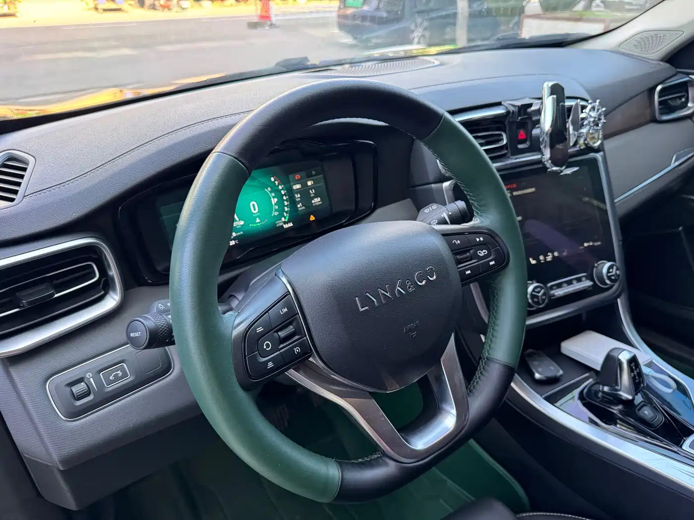 Lynk & Co 01 2019 2.0T 2WD Type Version China VI фото 7
