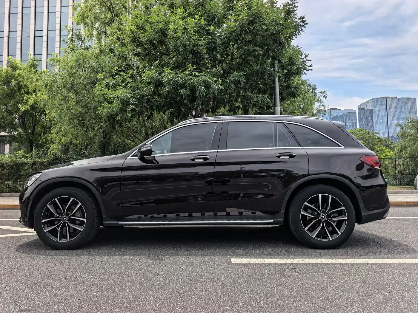 Mercedes-Benz GLC 2021 GLC 300 L 4MATIC Sporty фото 4