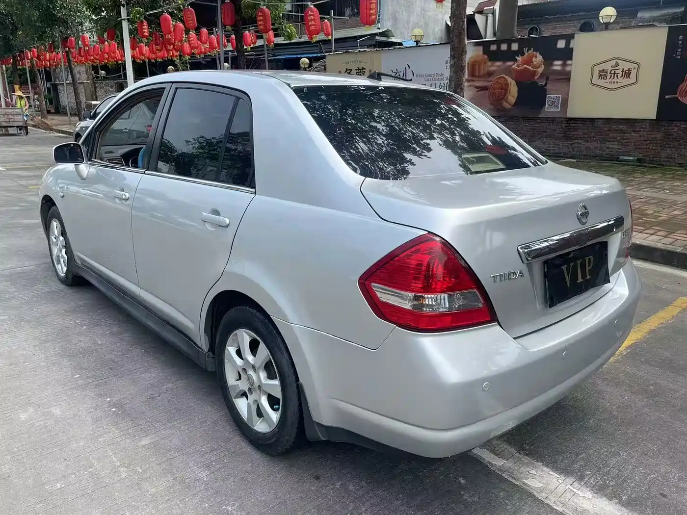 Фото 7 - Nissan Tiida