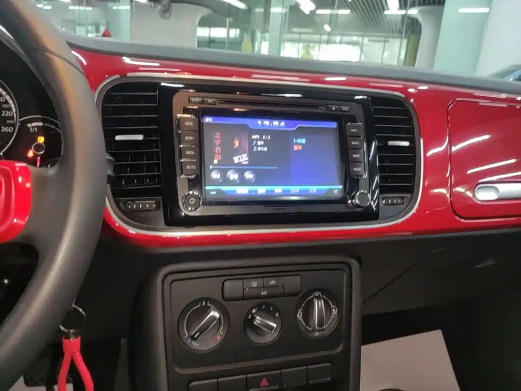 Volkswagen Beetle 2015 180TSI фото 13