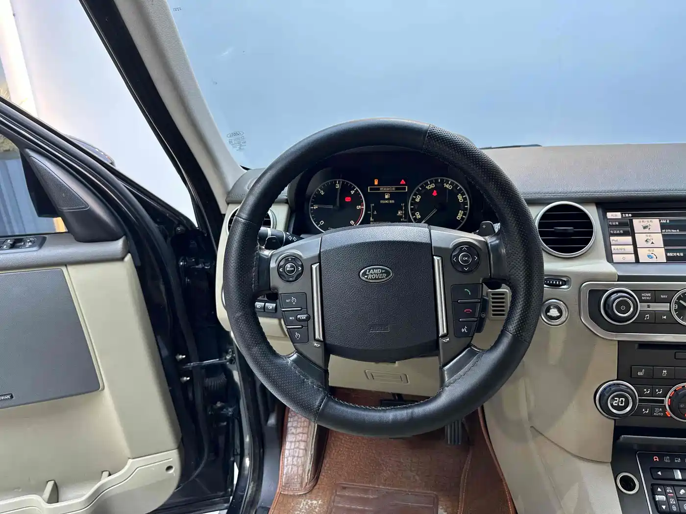 Land Rover Discovery 2015 3.0 SDV6 HSE Diesel фото 21