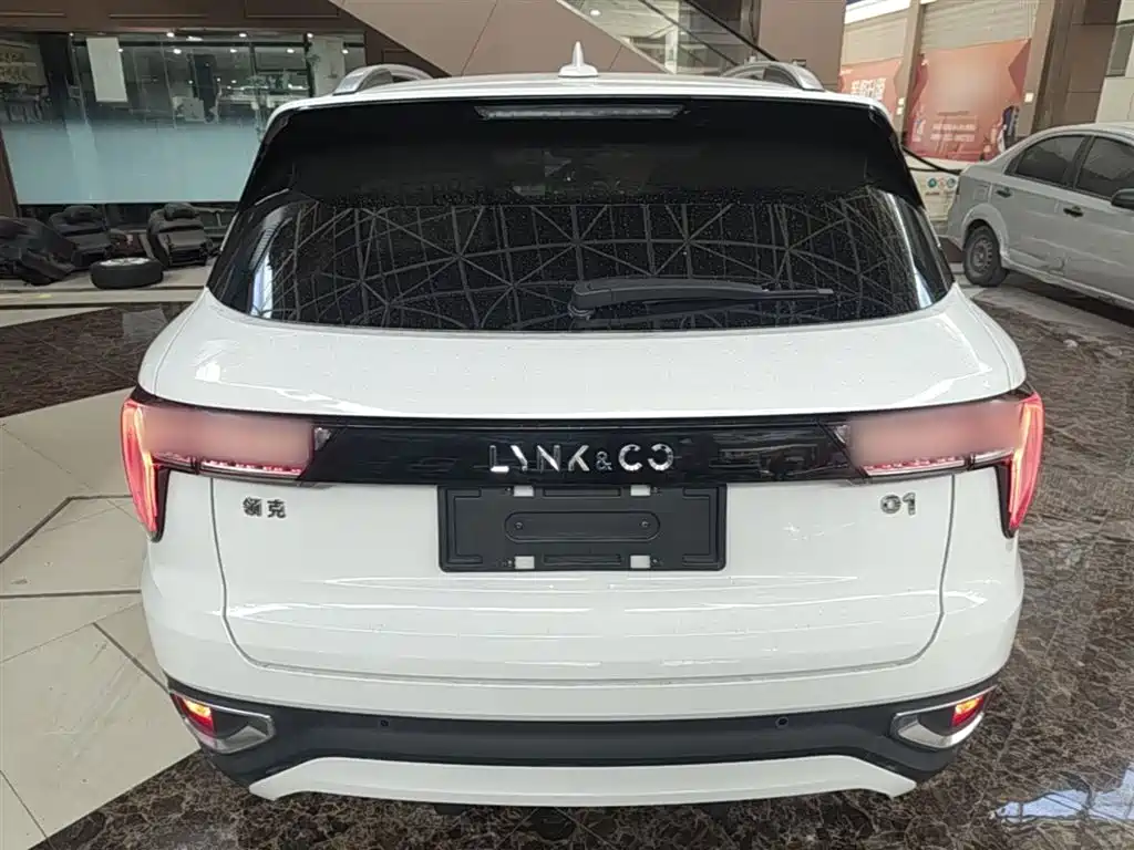 Lynk & Co 01 2017 2.0T 2WD Pro Version фото 6