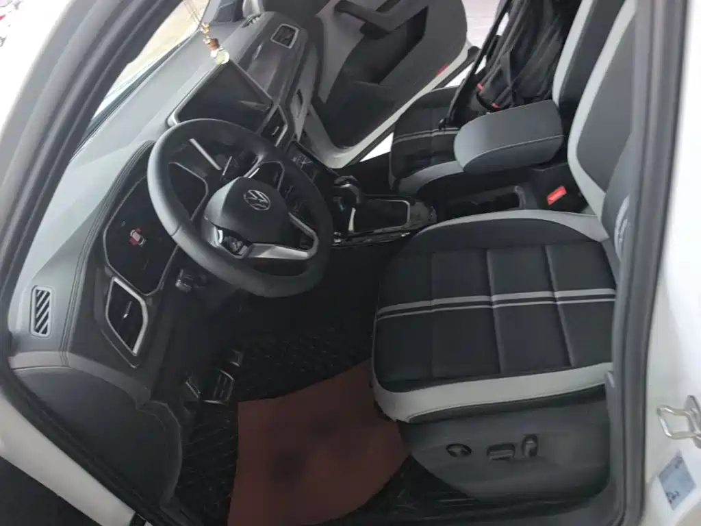 Photo 11 - Volkswagen T-ROC