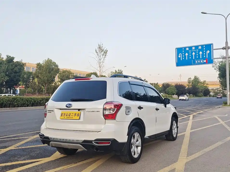 Subaru Forester 2013 2.5i Automatic Luxury Navigation Edition фото 4