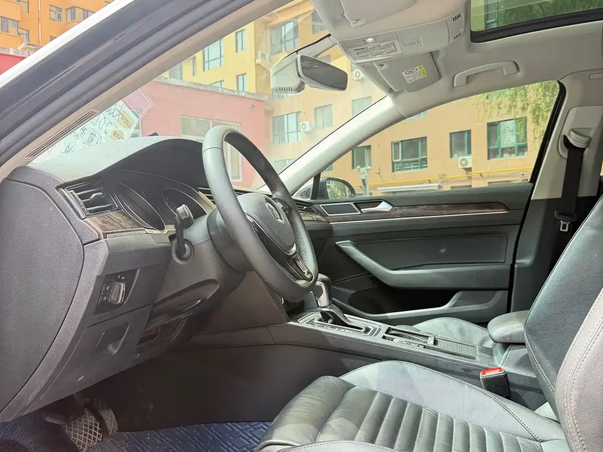 Volkswagen Magotan 2019 330TSI DSG Luxury Class China VI фото 4
