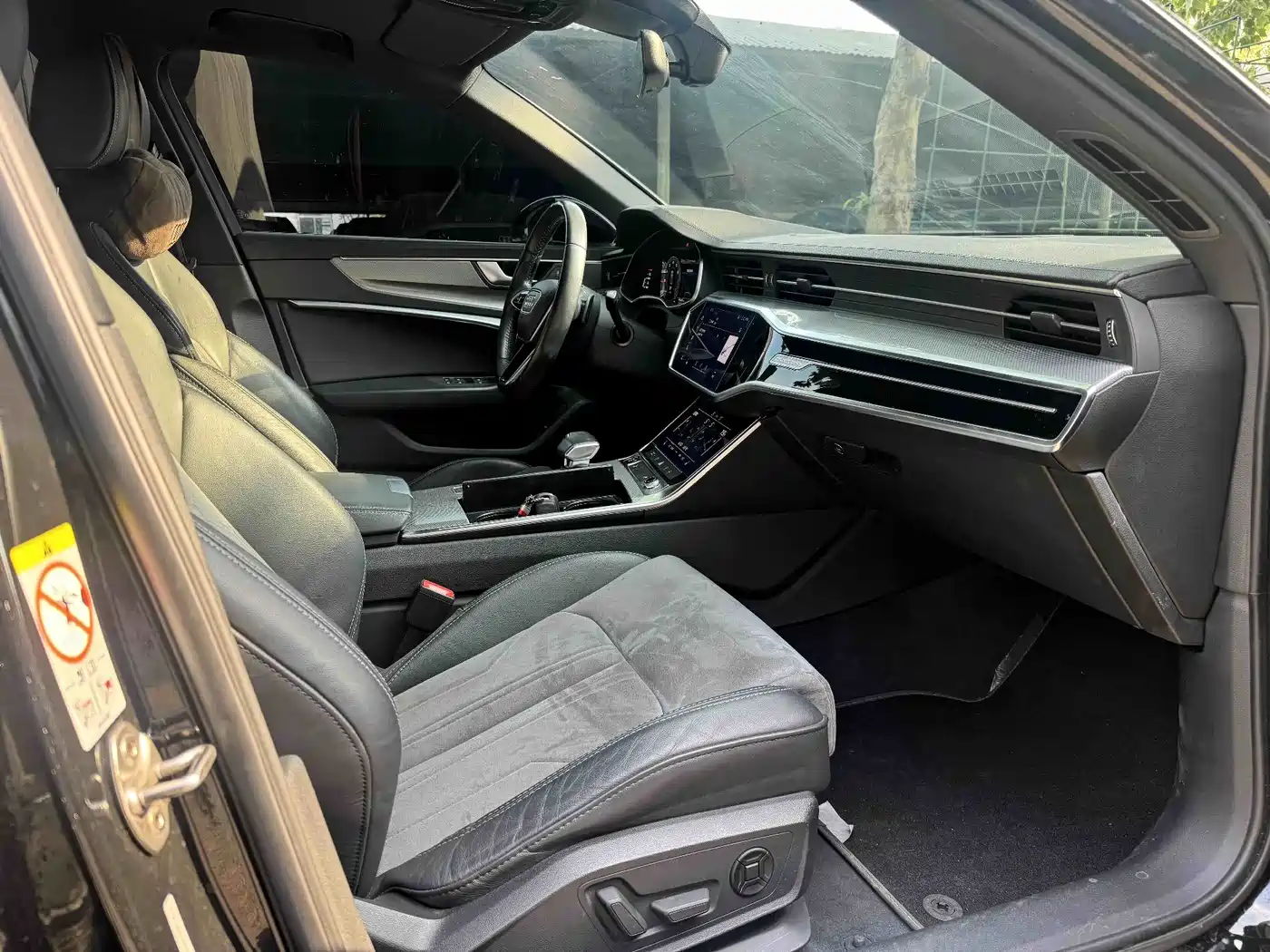 Фото 7 - Audi A6L