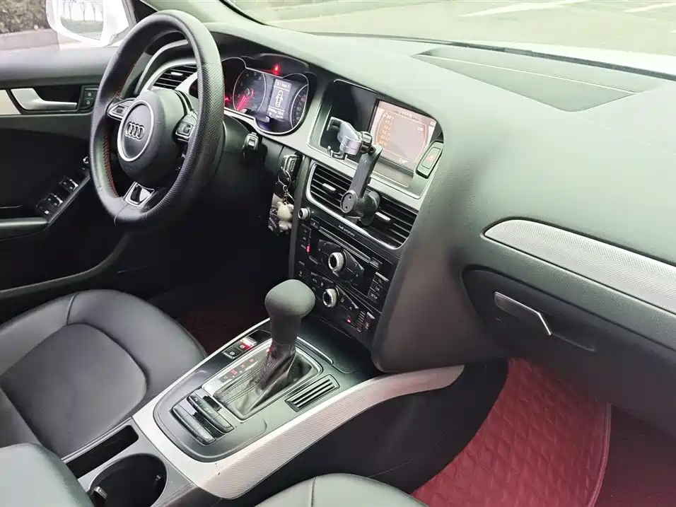 Audi A4L 2013 35 TFSI Automatic Comfort фото 10