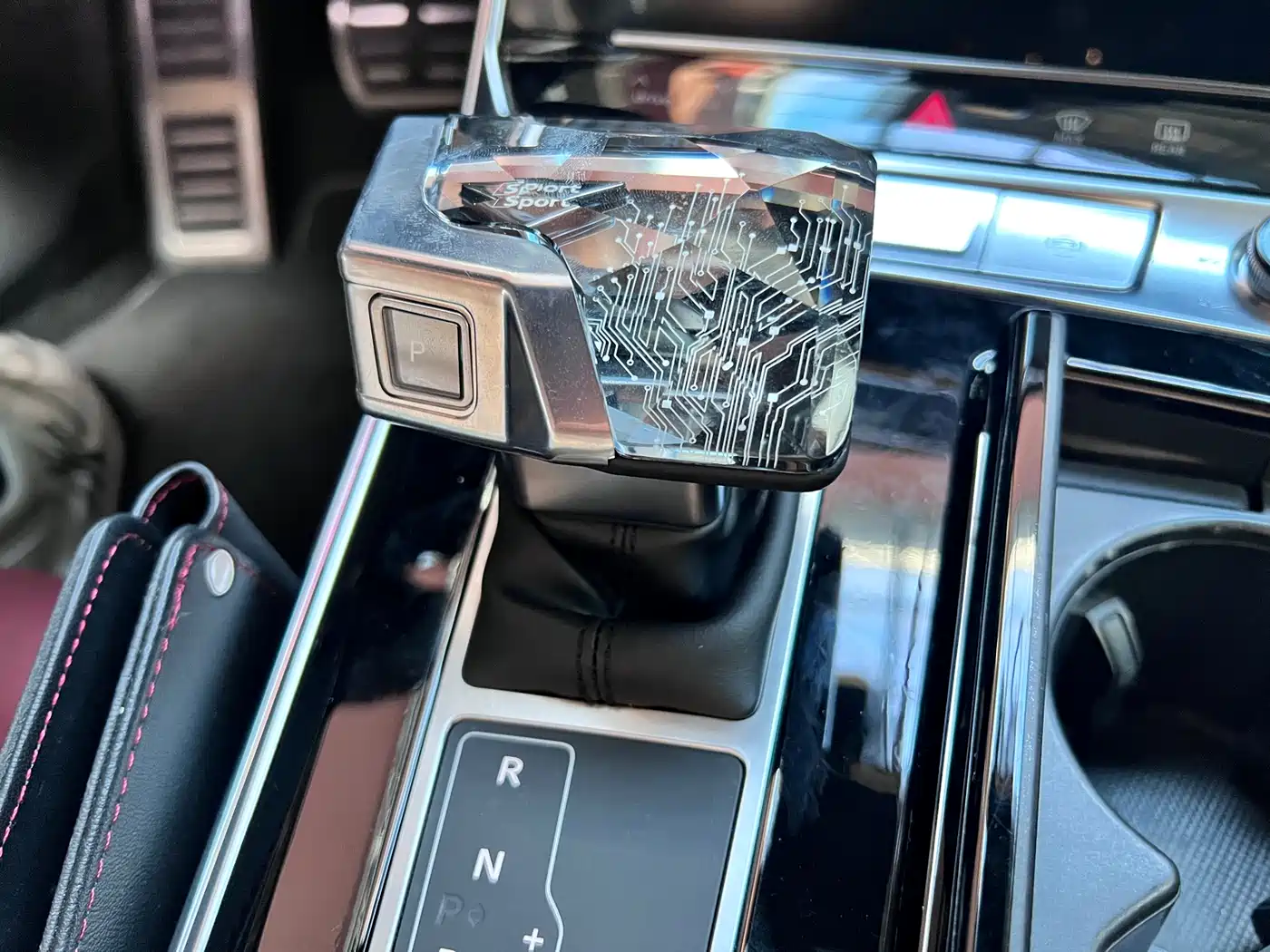 Audi A7L 2024 45 TFSI quattro S-line Black Warrior Edition фото 15