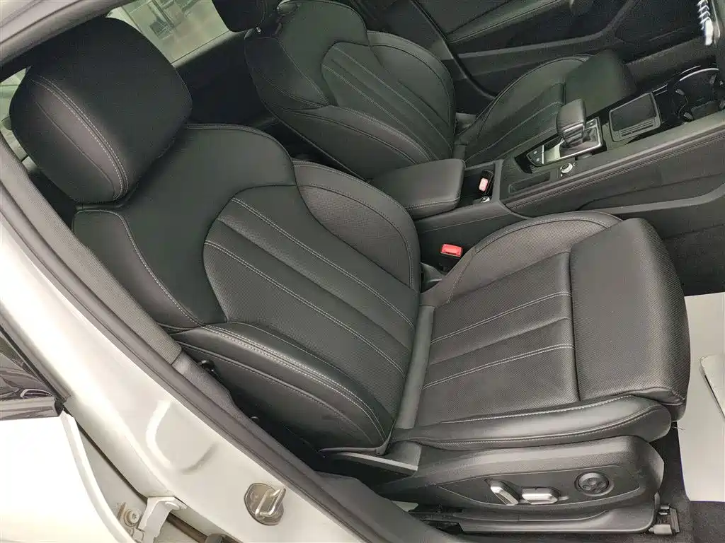Audi A4L 2024 40 TFSI Luxury Dynamic фото 25