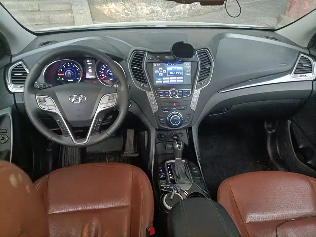 Hyundai Santa Fe 2013 Facelift 2.0T Automatic 4WD Premium фото 6
