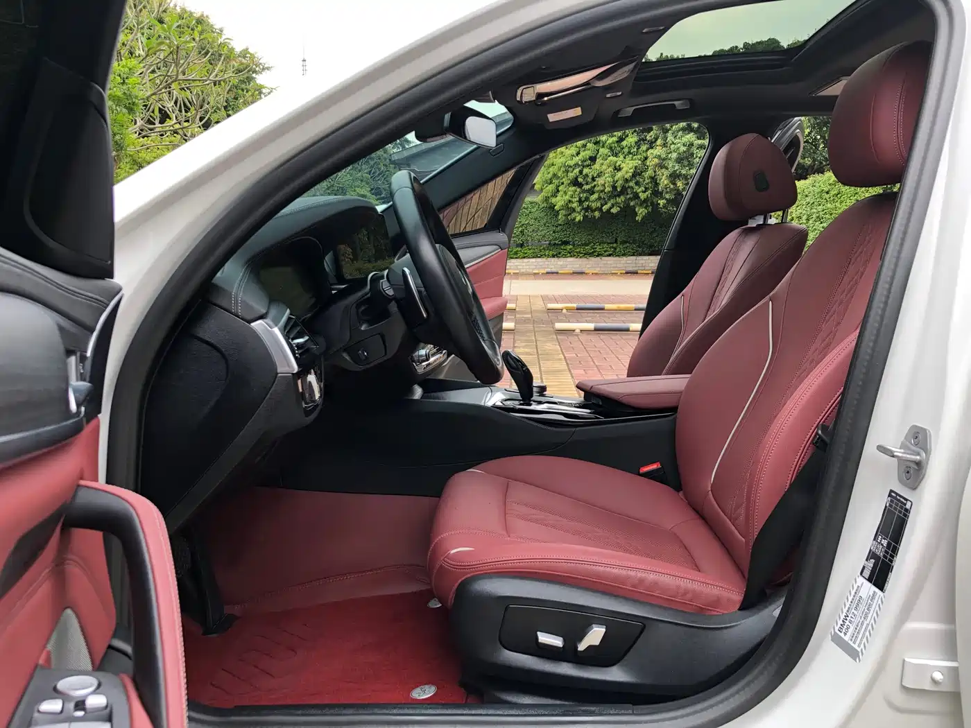 BMW 5 Series 2023 530Li Leading M Sport Package фото 9