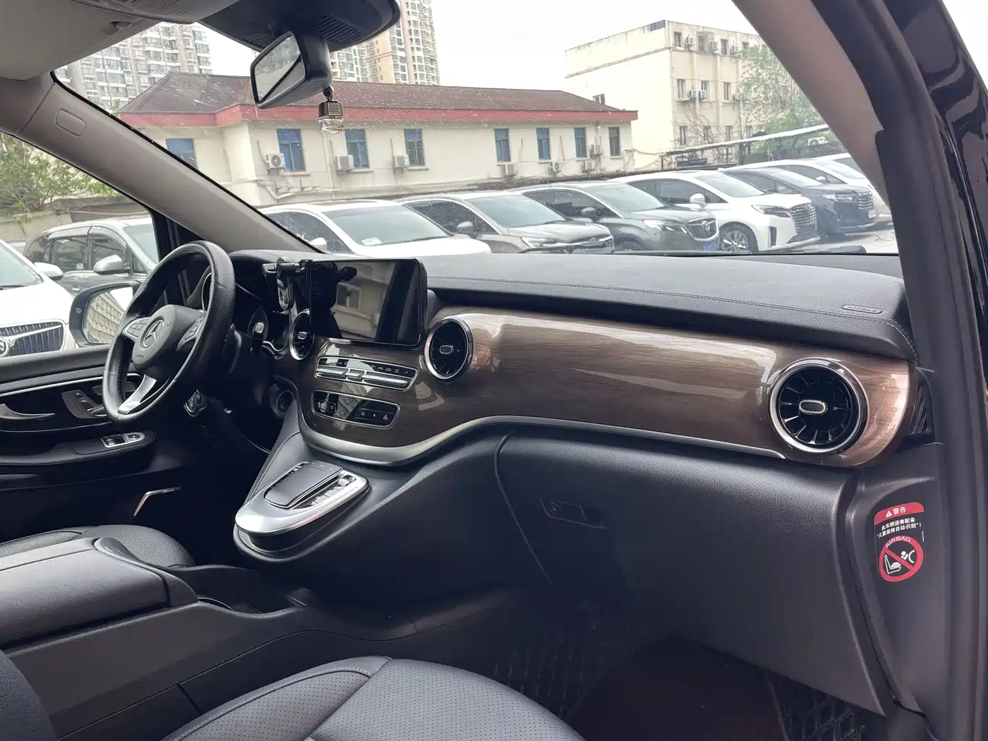 Mercedes-Benz V-Class 2020 Model V 260 L Long Wheelbase Luxury фото 8