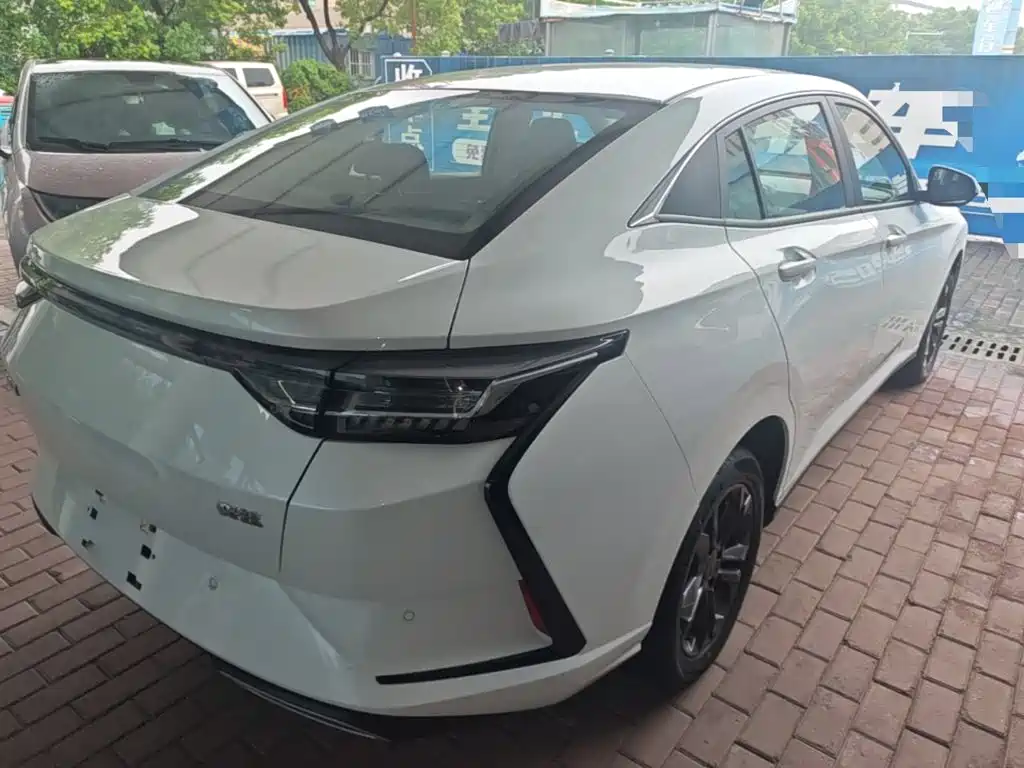 Dongfeng Aeolus Yixuan 2025 2025 1.5L Auto Luxury