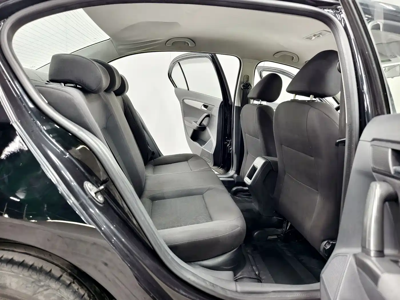 Volkswagen Lavida 2013 1.6L Automatic Trend Edition фото 15