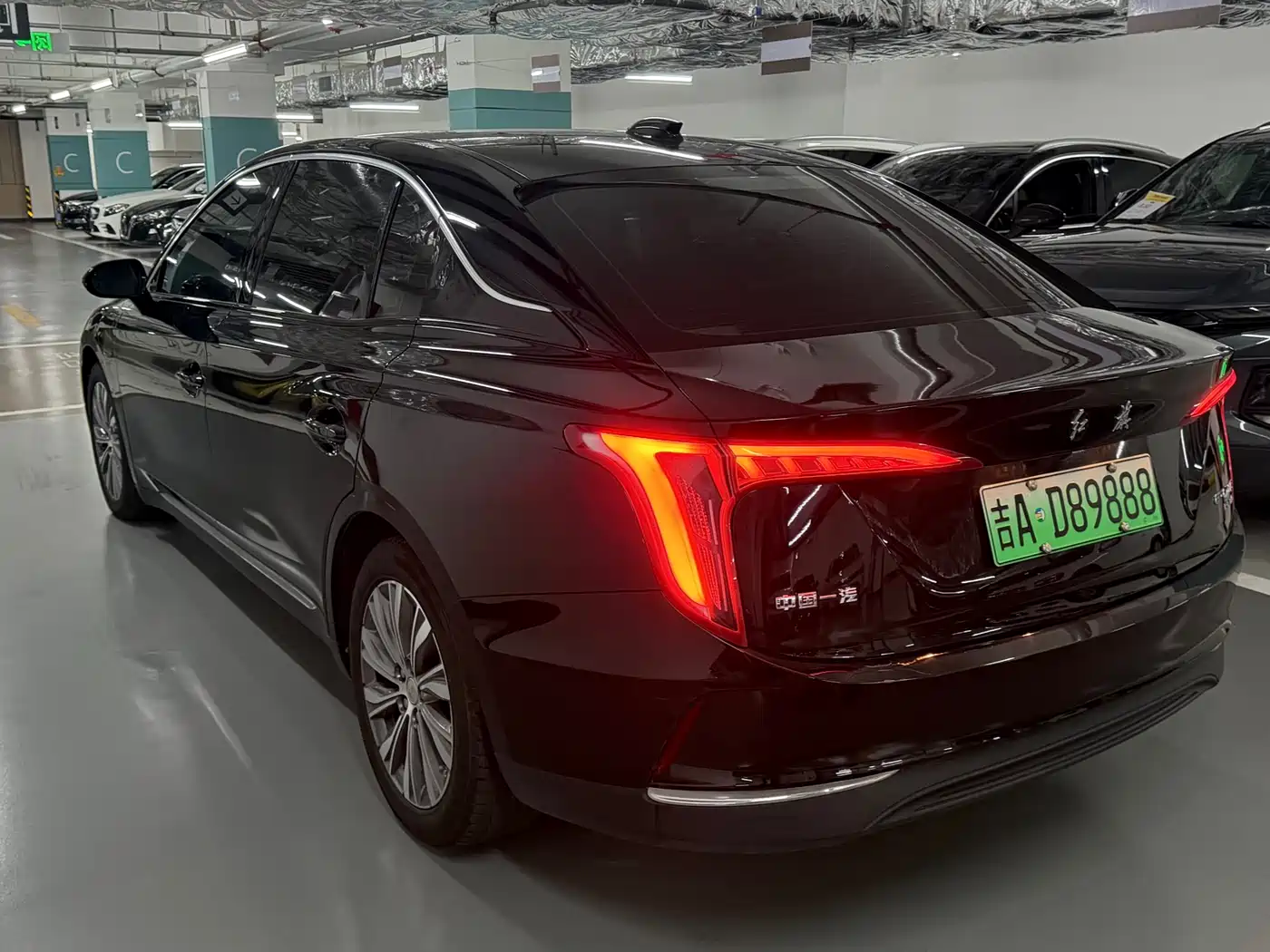 Hongqi E-QM5 2023 620km PLUS фото 8