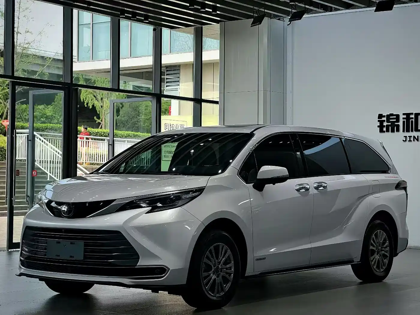 Toyota Sienna 2023 2.5L Hybrid Luxury Edition